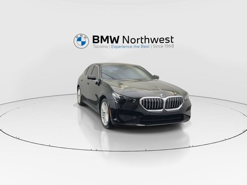 Used 2024 BMW 530i xDrive w/ Executive Package AWD/4WD image 7