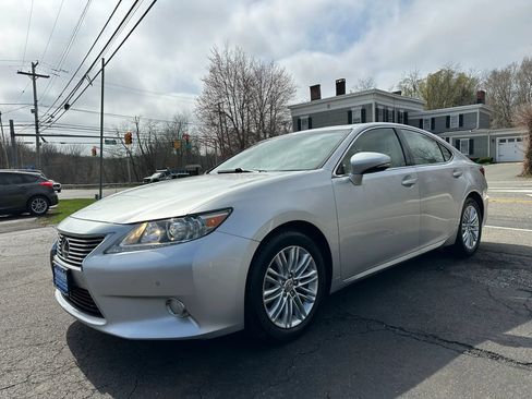 Used 2013 Lexus ES 350 w/ Luxury Pkg FWD image 3