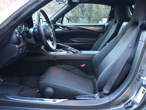 Used 2017 MAZDA MX-5 Miata RF Club image 15
