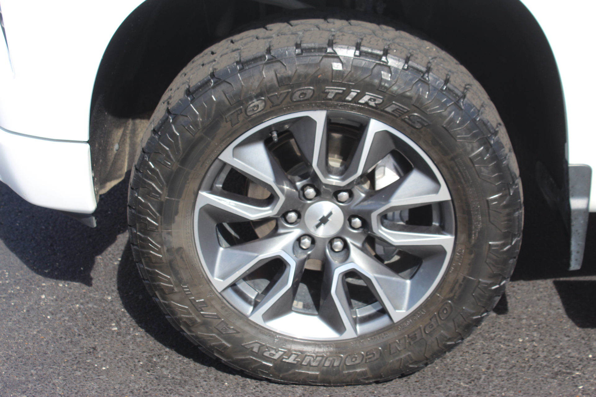 Used 2023 Chevrolet Silverado 1500 RST w/ Z71 Off-Road Package AWD/4WD image 12