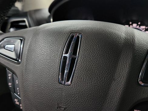 Used 2018 Lincoln MKX Reserve w/ Driver Assistance Package image 29