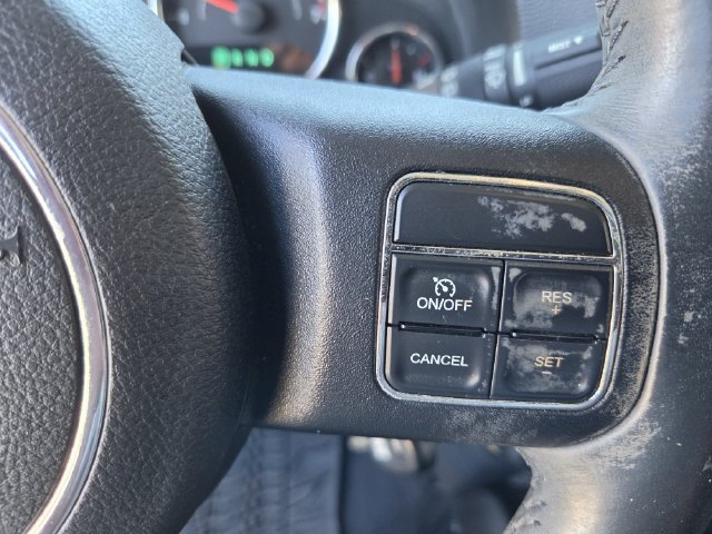 Used 2013 Jeep Wrangler Unlimited Rubicon w/ Connectivity Group AWD/4WD image 32