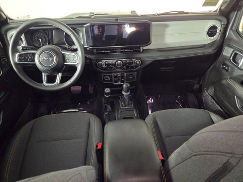 Certified 2025 Jeep Wrangler Sahara w/ Safety Group image 28