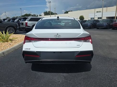 New 2026 Hyundai Elantra Limited FWD image 21