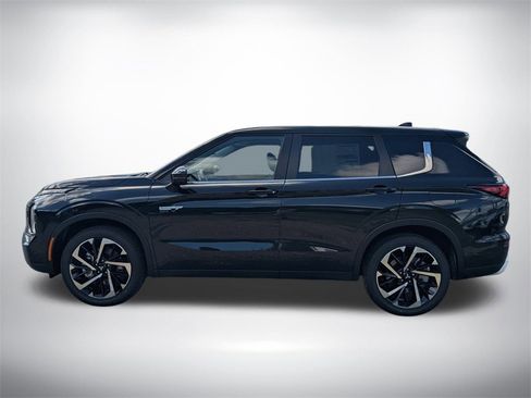 New 2025 Mitsubishi Outlander SE image 7