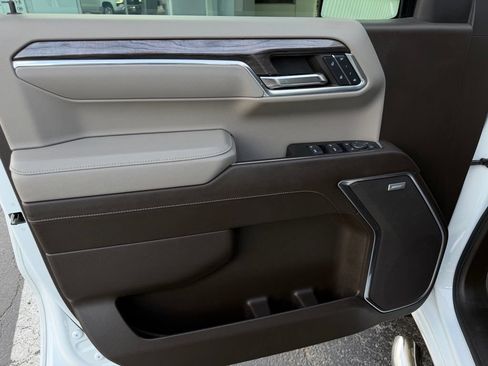 Used 2024 Chevrolet Silverado 1500 LTZ RWD image 11