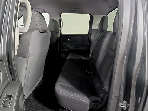 Used 2023 Nissan Frontier SV AWD/4WD image 11