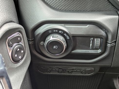 New 2025 Jeep Wrangler Unlimited Rubicon 392 image 28