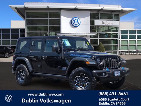 Used 2023 Jeep Wrangler Unlimited Rubicon 4xe w/ Cold Weather Group AWD/4WD image 1