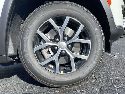 New 2025 Jeep Grand Cherokee L Limited w/ Black Appearance Package image 38