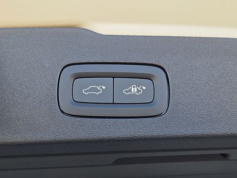 New 2026 Volvo V60 B5 Cross Country Plus w/ Protection Package Premier image 14