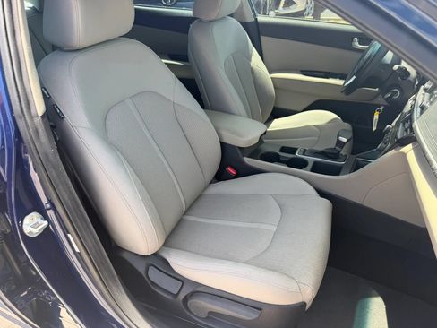 Used 2017 Kia Optima LX w/ Driver Convenience Package FWD image 11