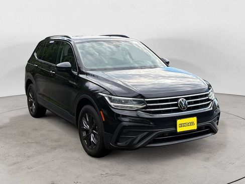 Used 2022 Volkswagen Tiguan SE AWD/4WD image 3