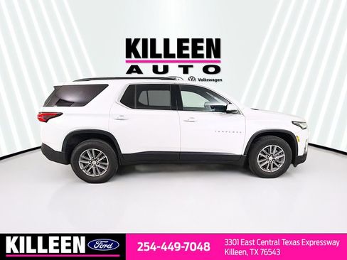 Used 2023 Chevrolet Traverse LT image 9