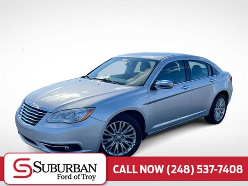 Used 2011 Chrysler 200 Limited image 1