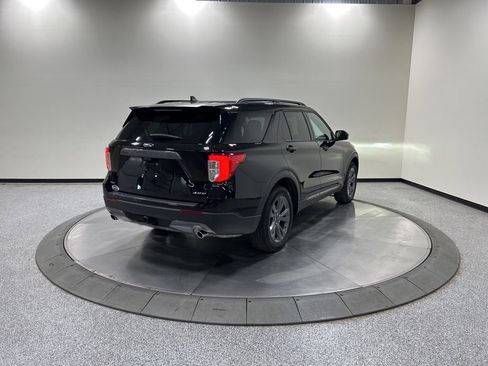 Used 2023 Ford Explorer XLT w/ Equipment Group 202A AWD/4WD image 6