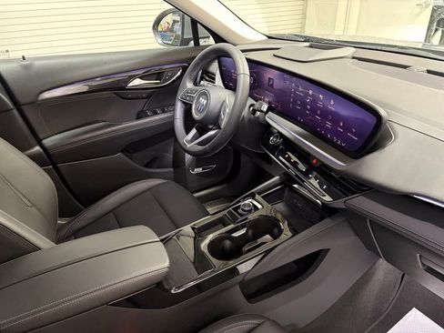 Used 2025 Buick Envision Preferred AWD/4WD image 24