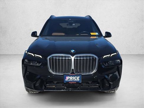 Used 2023 BMW X7 xDrive40i w/ Executive Package image 2