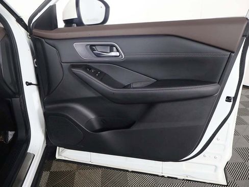 Used 2023 Nissan Rogue Platinum w/ Platinum Premium Package image 28