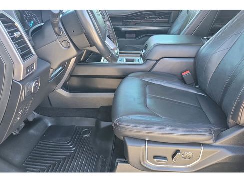 Used 2018 Ford Expedition Platinum image 17