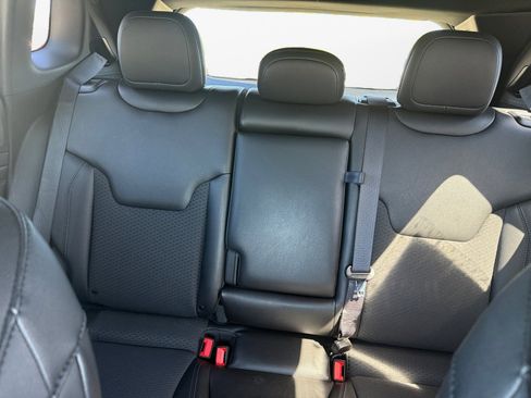 Used 2025 Jeep Compass Latitude w/ Altitude Special Edition image 14