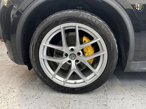 Used 2019 Alfa Romeo Stelvio Ti Sport w/ Quick Order Package 22S Sport AWD/4WD image 27