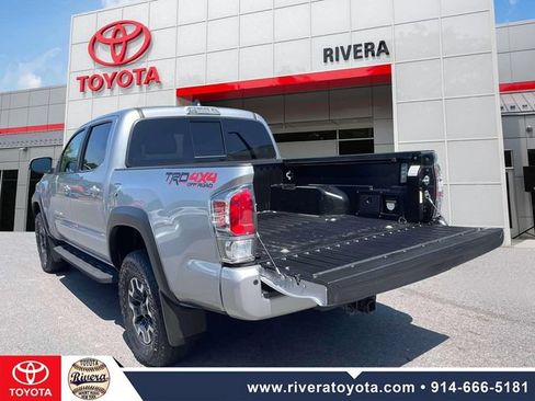 Used 2022 Toyota Tacoma TRD Off-Road w/ Technology Package AWD/4WD image 13