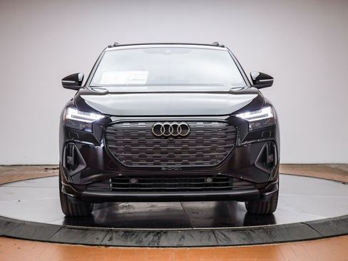New 2025 Audi Q4 e-tron Prestige image 2