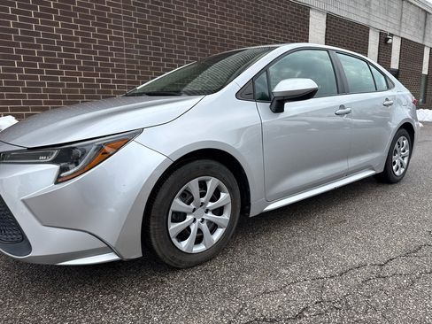Used 2021 Toyota Corolla LE image 26