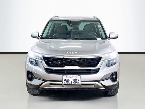 Certified 2022 Kia Seltos S image 2