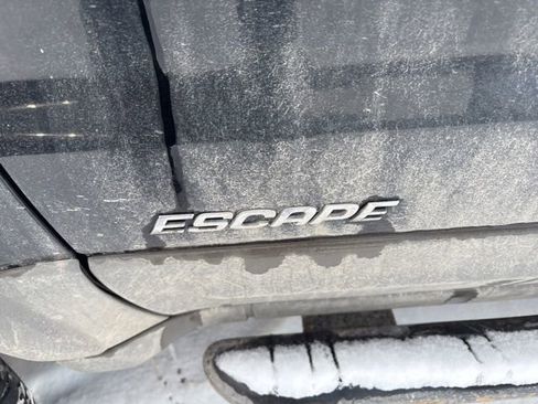 Used 2001 Ford Escape XLT image 10