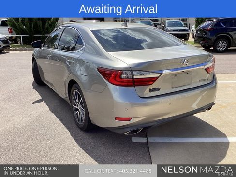 Used 2017 Lexus ES 350 w/ Navigation System Package image 7