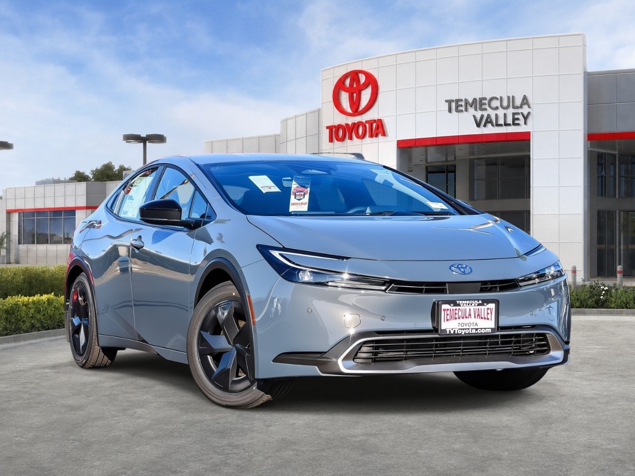New 2027 Toyota Prius Plug-In Hybrid FWD image 1