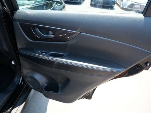 Used 2019 Nissan Rogue S AWD/4WD image 25