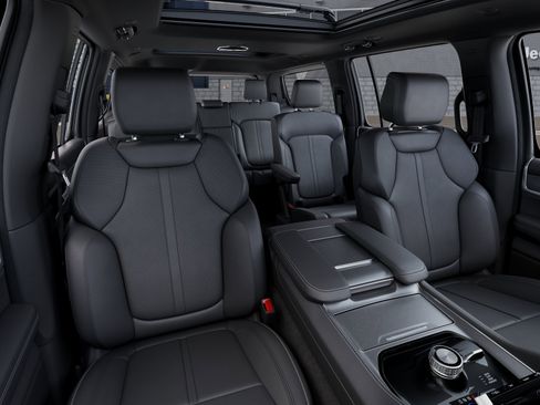 New 2026 Jeep Grand Wagoneer 4X4 image 34