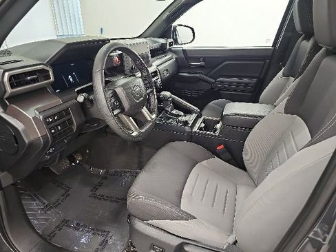 Certified 2025 Toyota Tacoma TRD Off-Road AWD/4WD image 14