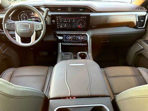 Used 2025 GMC Sierra 2500 Denali w/ Denali Reserve Package image 24