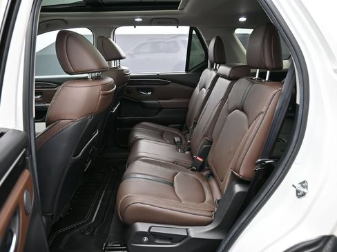 Used 2025 Honda Pilot Elite image 26