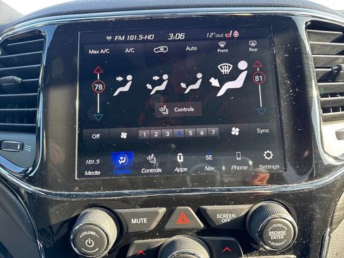 Certified 2021 Jeep Grand Cherokee Laredo X image 22