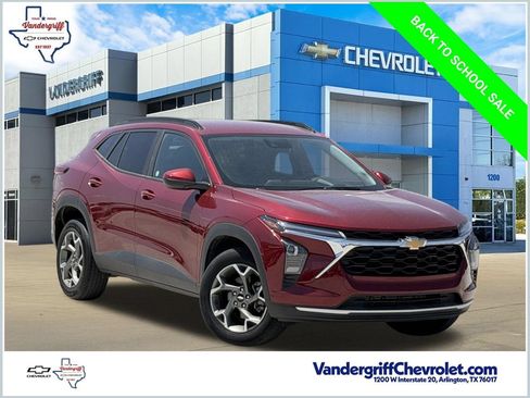 Used 2025 Chevrolet Trax LT w/ LT Convenience Package FWD image 1