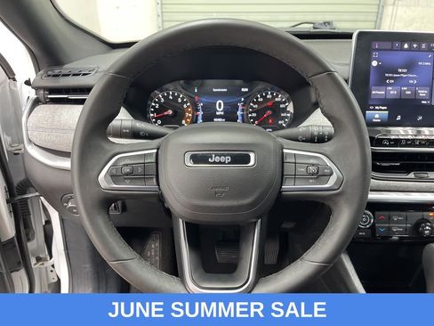 Used 2024 Jeep Compass Latitude AWD/4WD image 17
