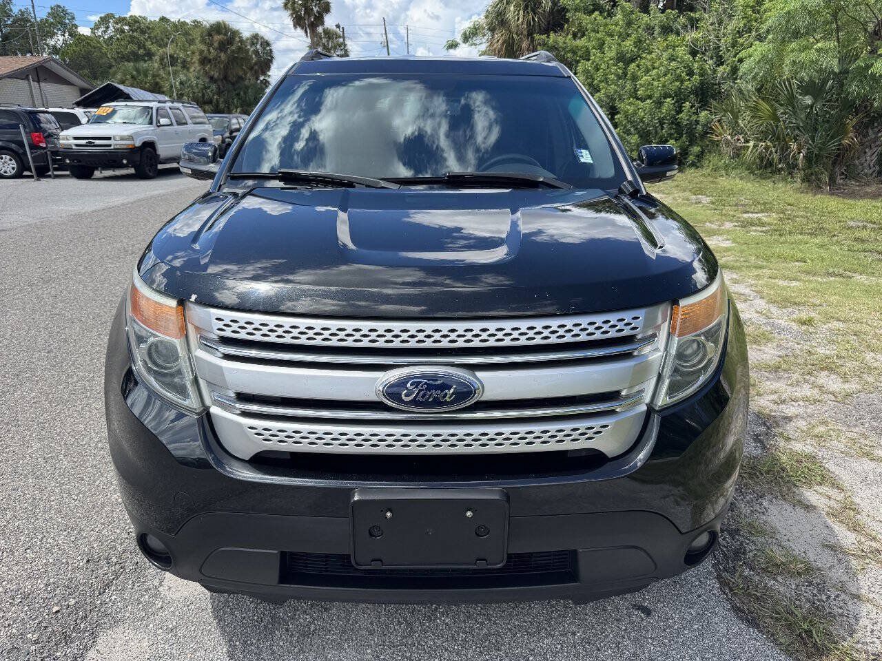 Used 2014 Ford Explorer XLT w/ Equipment Group 202A AWD/4WD image 7