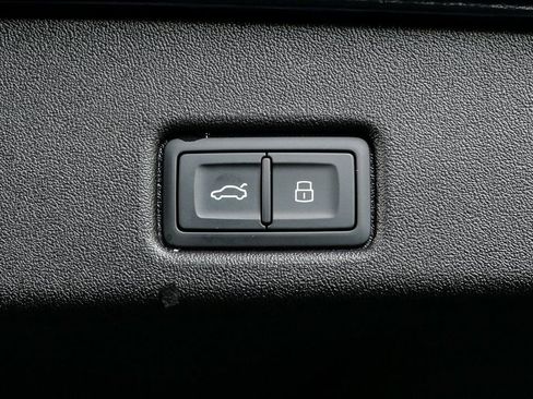 New 2025 Audi Q5 Premium Plus image 32