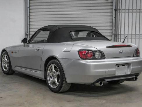 Used 2003 Honda S2000 image 10