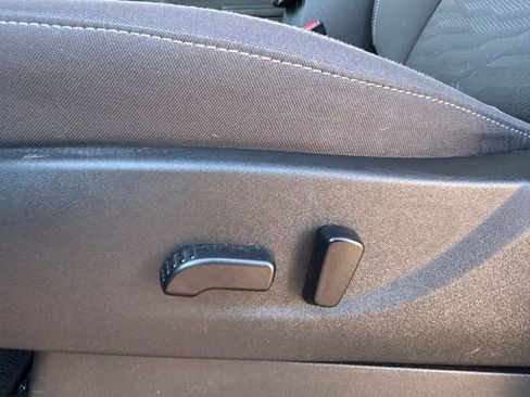 Used 2024 Nissan Frontier SV w/ SV Convenience Package image 14