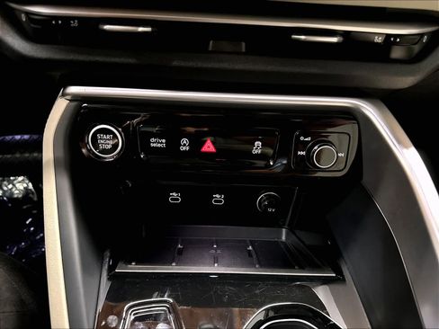 Certified 2025 Audi Q5 Premium AWD/4WD image 32