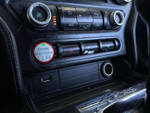 Used 2015 Ford Mustang Convertible image 34