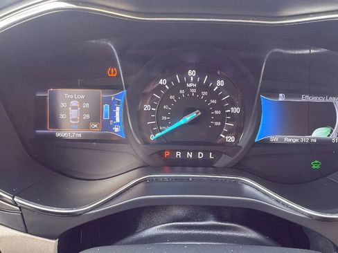 Used 2018 Ford Fusion SE image 16