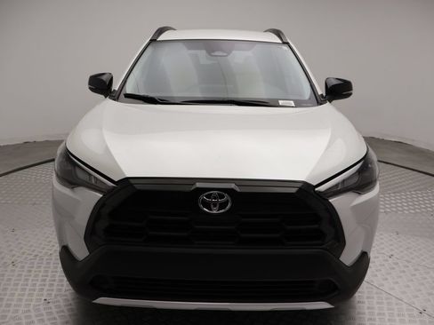 Used 2026 Toyota Corolla Cross LE FWD image 5