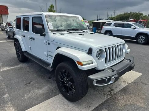 Used 2021 Jeep Wrangler Unlimited Sahara AWD/4WD image 3